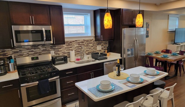 Luxurious, ideal for large groups, and two families + free parking