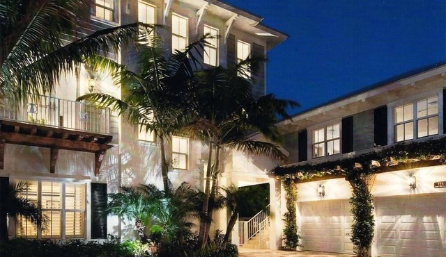 Luxurious Jupiter, Southern Florida Beachside Retreat, Steps From the Ocean