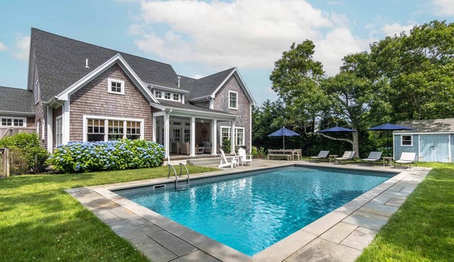 Luxurious Katama Farmhouse With Pool