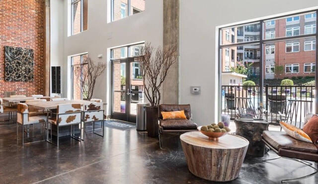 Luxurious King 3 Bed Suite—in Downtown Durham!