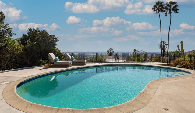 Luxurious LA County Home - Panoramic Views Pool Spa