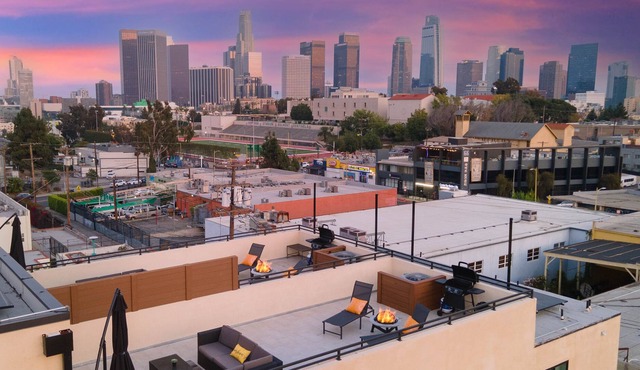 Luxurious LA Home w/Rooftop Deck Near Staples