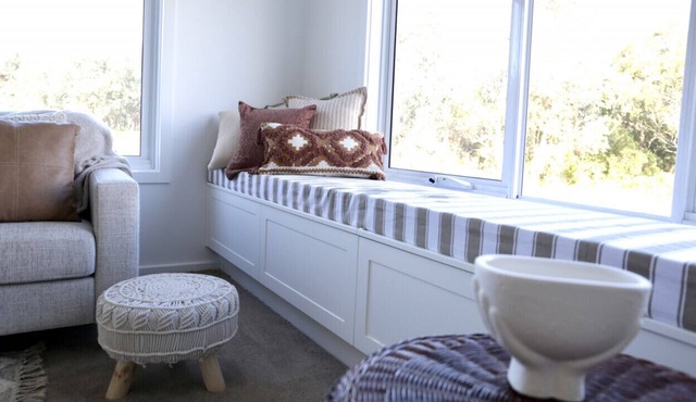 Luxurious Lake House by the Beach