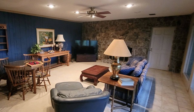 Luxurious Lakefront Eden Isle House - Heber Springs, AR