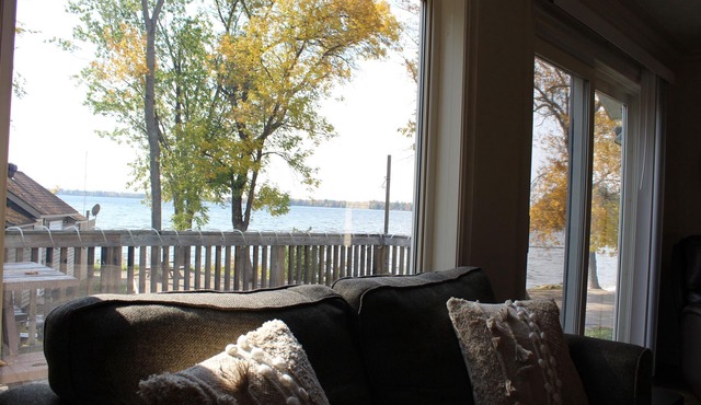 Luxurious Lakefront Home - Sleeps 12