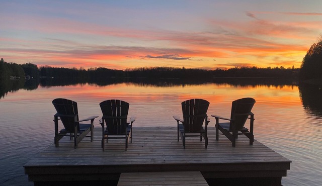 Luxurious Lakehouse Newly Built Lake House. Only 1.5 hours from Toronto!