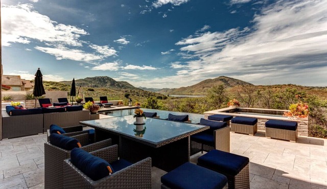 Luxurious Lakeview Retreat at Lake Hodges, RB