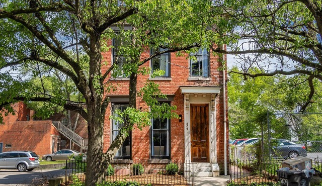 ♥Luxurious Large Home w/ Private Yard Near Nulu