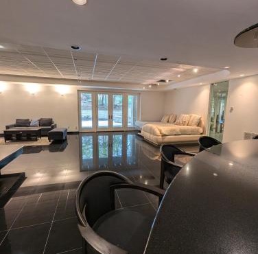 Luxurious large private space with Sauna, Gym and Office