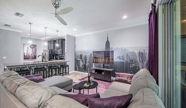 LUXURIOUS LIVING incl. Pool, Gym, Sauna, Jogging Trails & More