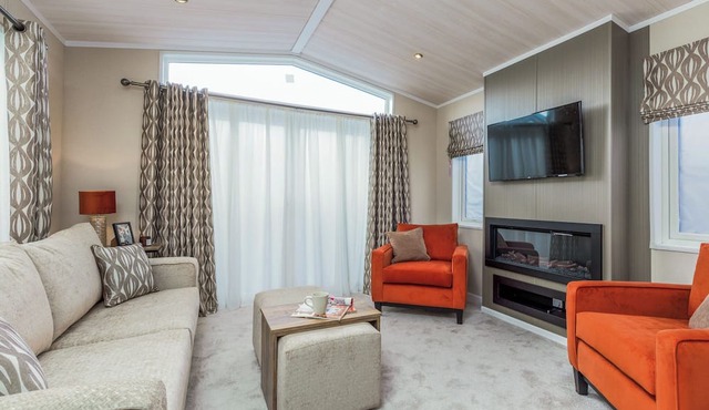 Luxurious Lodge, perfect for couples or familes, sleeping four people.