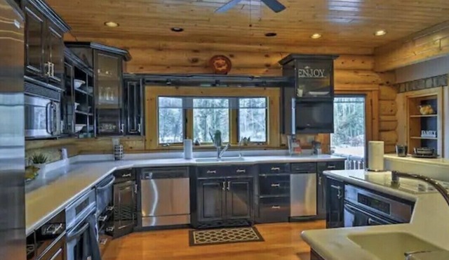 Luxurious Lodge & Retreat Center in the beautiful UP