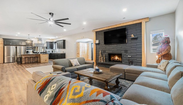 Luxurious Lodge w/8-lane bowling ally, additional Cottage & great location!
