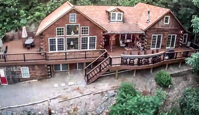Luxurious Log Cabin in Woods on Keuka Lake w Prvt Dock & Lake Front