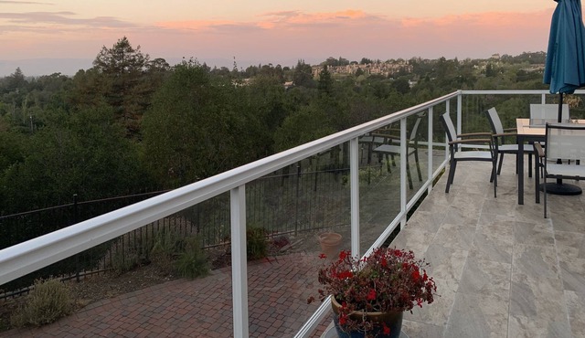 Luxurious Los Altos Hills home with stunning views