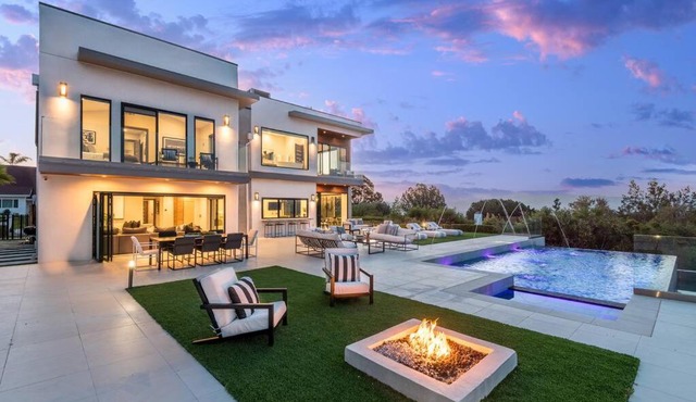 Luxurious Mansion Exquisite 6BR Home with Pool!