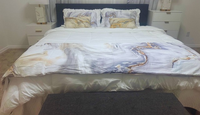 Luxurious Master Bedroom in pleasant Pahrump with AC, fitness room, WiFi