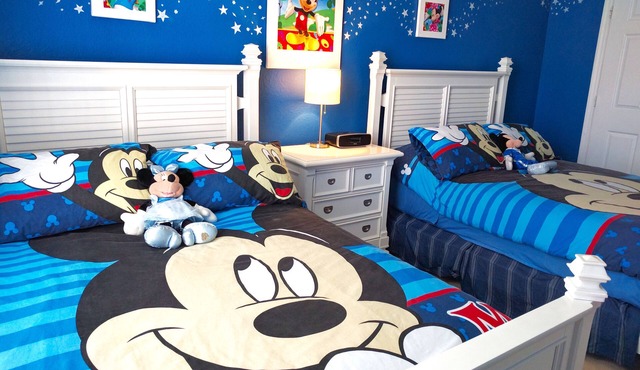 Luxurious Mickey Themed Condo - Kids Will Love It! Only 2 Miles to Disney!