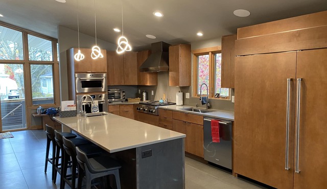 Luxurious Mid-Century Modern close to Camp Randall Stadium