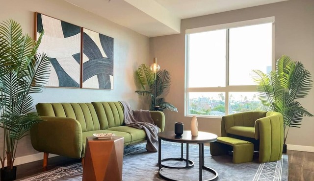 Luxurious Mid-Hollywood (City View+Free Parking) 10min to Universal Studios