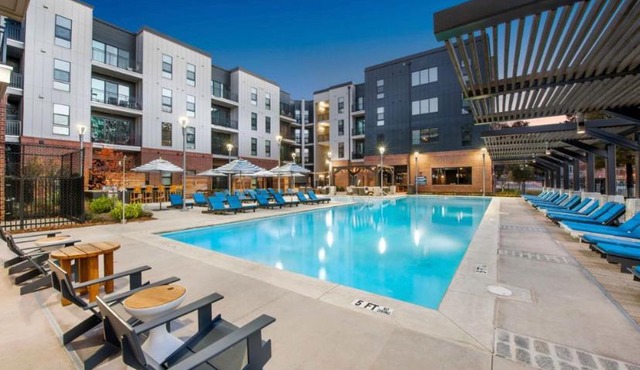 Luxurious Midtown 2Bed2Bath with sweeping skyline views