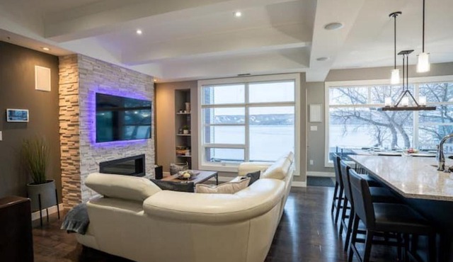Luxurious Modern WaterFront Cottage/ICE FISHINGnn