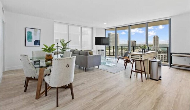 Luxurious, Modern 3BR in Miami with Ocean Views