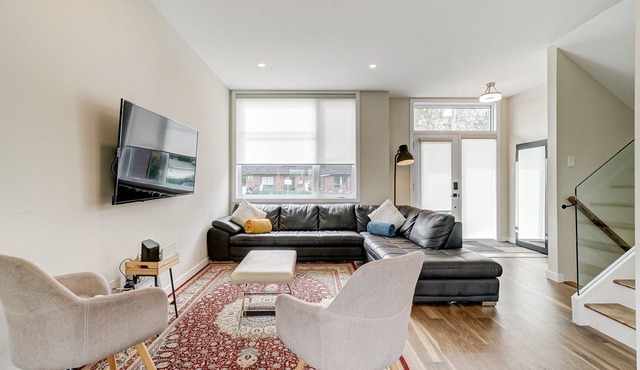 📍Luxurious modern 4 Bedroom free parking