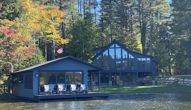 Luxurious/Modern Adirondack home with gorgeous boathouse, sandbar & sunset view