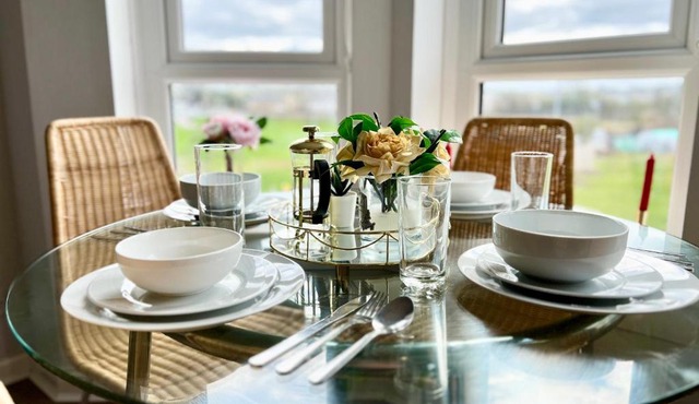 Luxurious & Modern Apartment