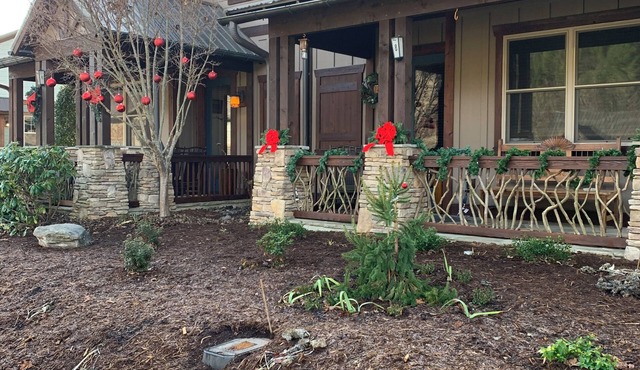 Luxurious Mountain Cabin, Mountain, Stone-hardwoods, Pool, Hot Tub, Hiking, Luxe
