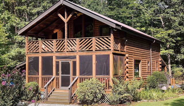 Luxurious Mountain Cabin in Monteagle Near Sewanee with Private Pond