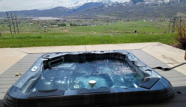 Luxurious Mountain Home with 7 BRs private hot tub w amazing views | 7 Bed, 7 Bath