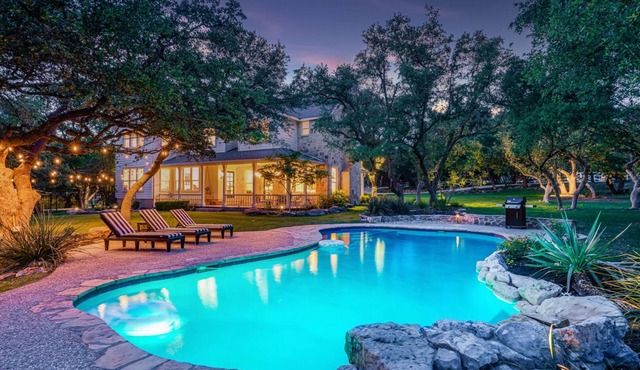 "Luxurious Moya's ranchette " mini horses,heated pool,games