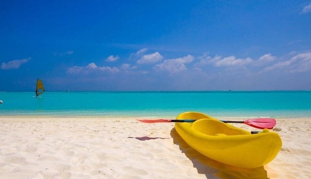 Luxurious Naples Bay Resort Pool, Spa & Beach Club!
