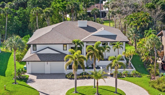 Luxurious Naples retreat!