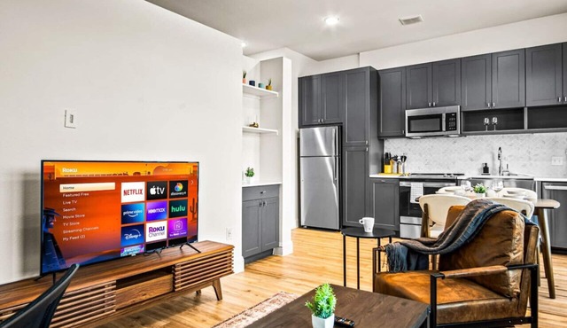 Luxurious New Unit|1Bd1Ba|Pool, Golf Sim