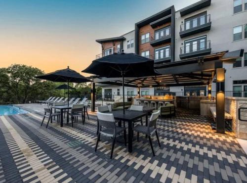 Luxurious New Unit 1Bd1Ba Pool, Golf Sim