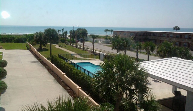 Luxurious, Newer Oceanfront, Professionally Decorated, Beautiful Condo