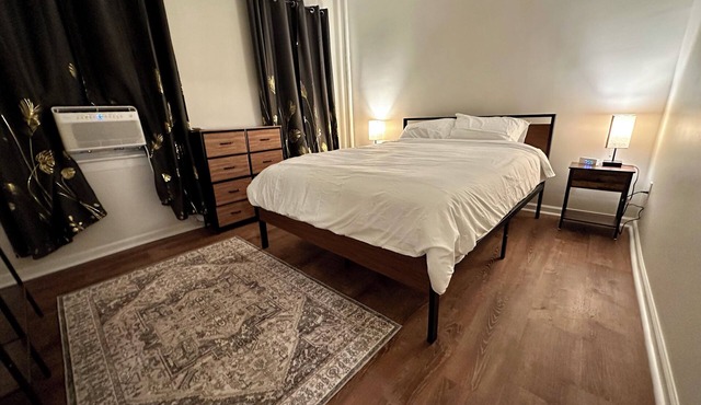 Luxurious Newly-Renovated, Near Hospitals & Short trip to NYC. Pets Welcome!