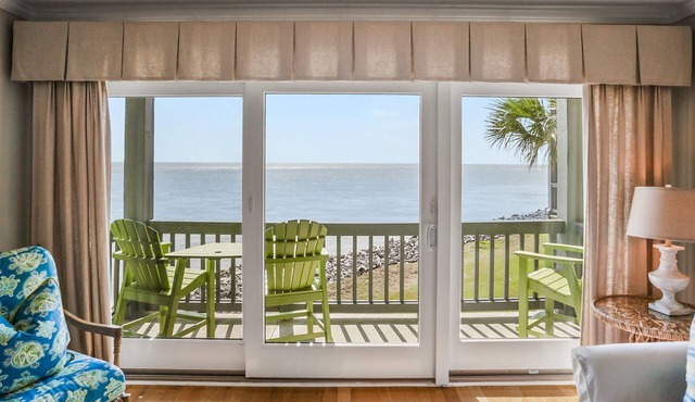 Luxurious Ocean front, 3 bedroom, elevator, private pool, amenity cards avail.