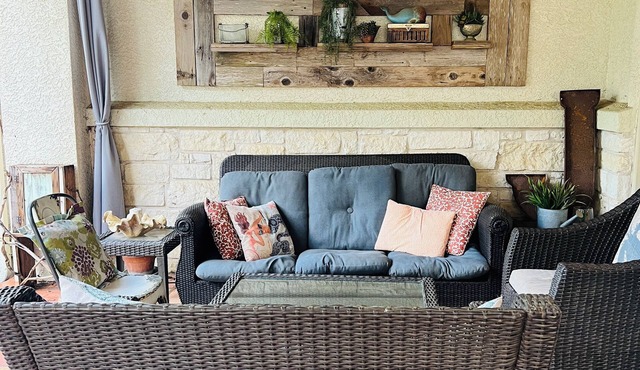 Luxurious Oasis Only 20 Min From Austin City Center!