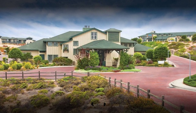 Luxurious Ocean Front Resort with Great Amenities