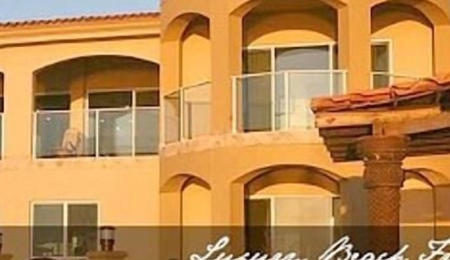 Luxurious Oceanfront Villa Perfect for Large weddings, family group and Retreat