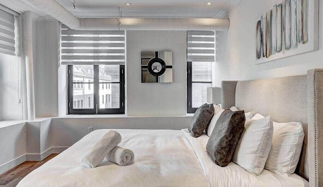 Luxurious Old Montreal Penthouse|6Beds|2BA|Sleeps 12