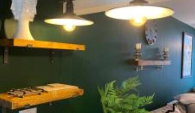 Luxurious one-bedroom seaside apartment