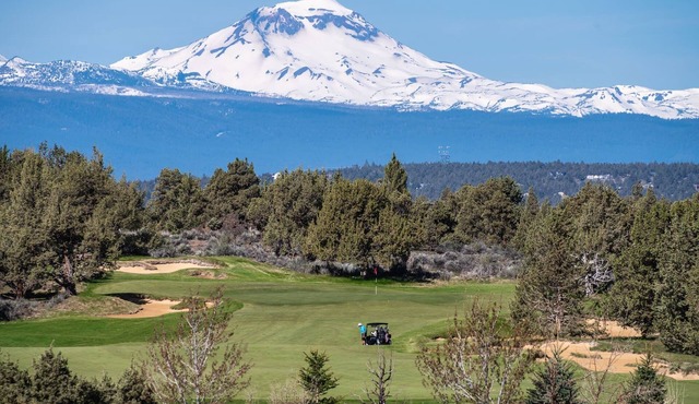 Luxurious One Bedroom Vacation Rental at Pronghorn Resort in Bend, Oregon