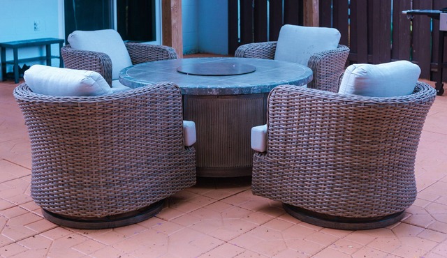 Luxurious Open Concept Space With Amazing Patio