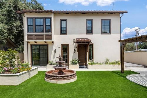 Luxurious Pasadena Home w Parking & Near Old Town