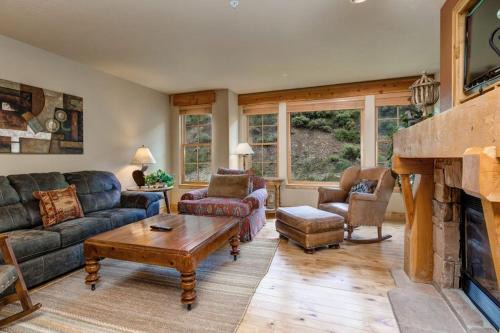 Luxurious peaceful Deer Valley Condominium - great location